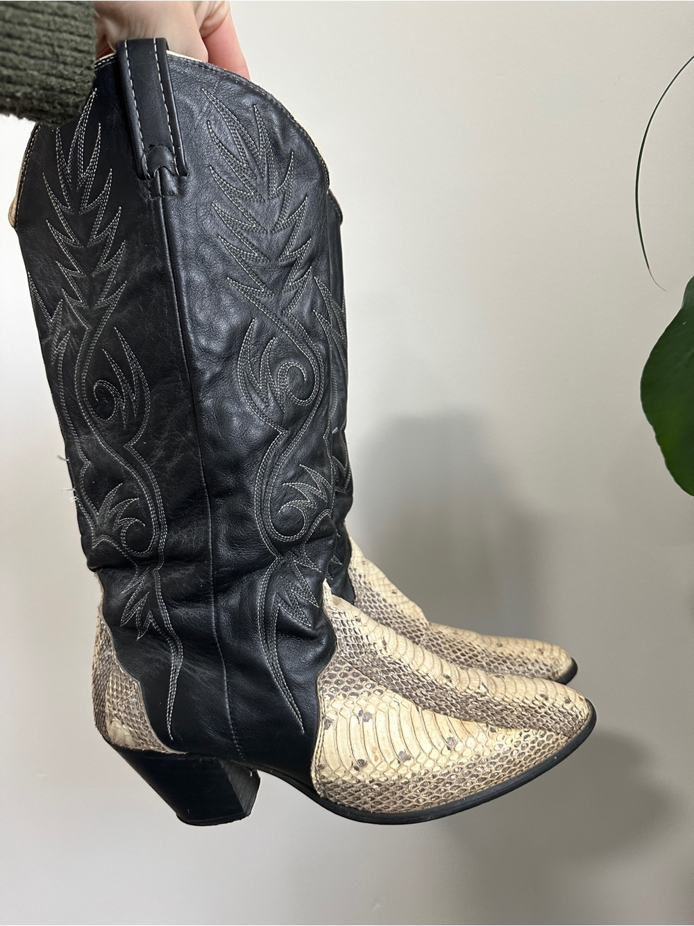 Vintage ACME Black Leather Shaft with Cream Snakeskin Cowboy Boots | Size 8.5 M
